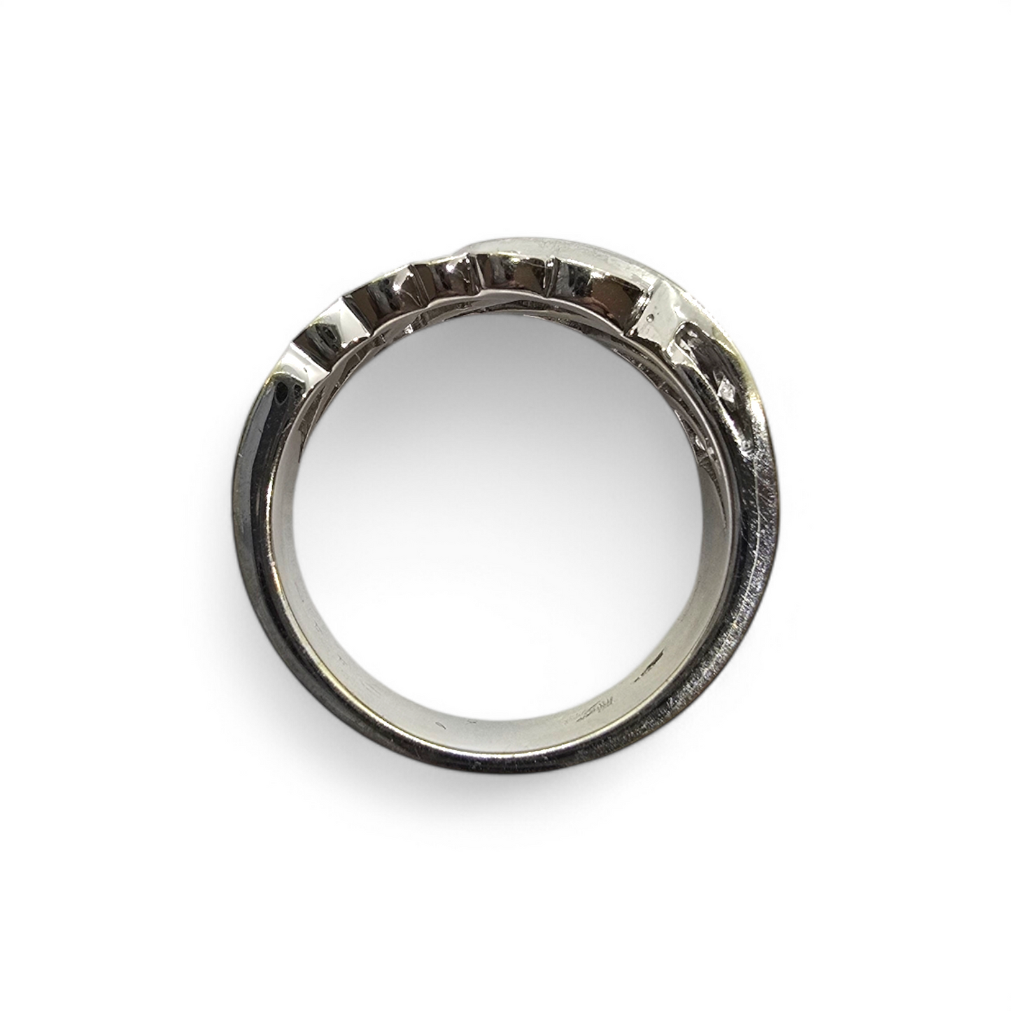 Sortija de Oro Blanco 18K con 17 Diamantes Naturales