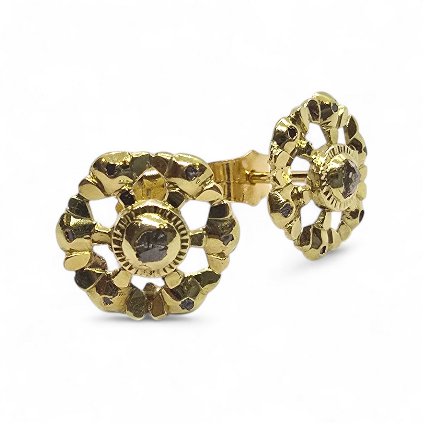 Pendientes charros en oro de 18k y diamantes naturales.