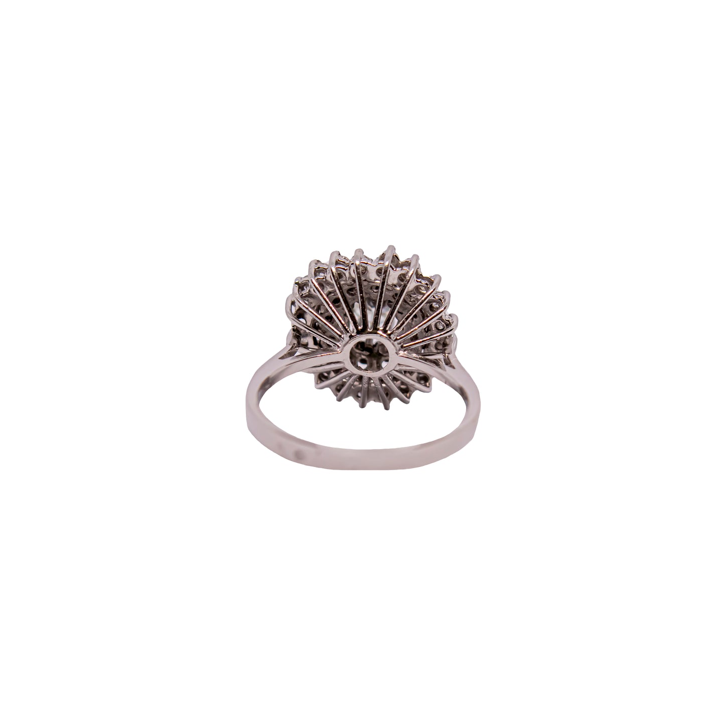 Sortija oro blanco 18 quilates y diamantes.