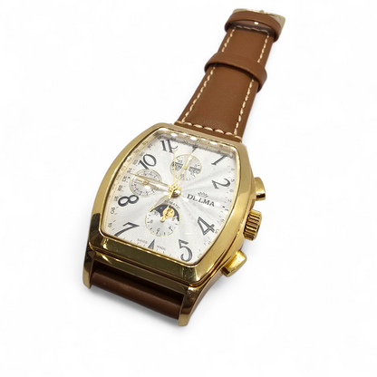 Reloj Delma Klondike Tonneau Cronógrafo Suizo con Fase Lunar Edición Limitada en Oro de 18 Kt