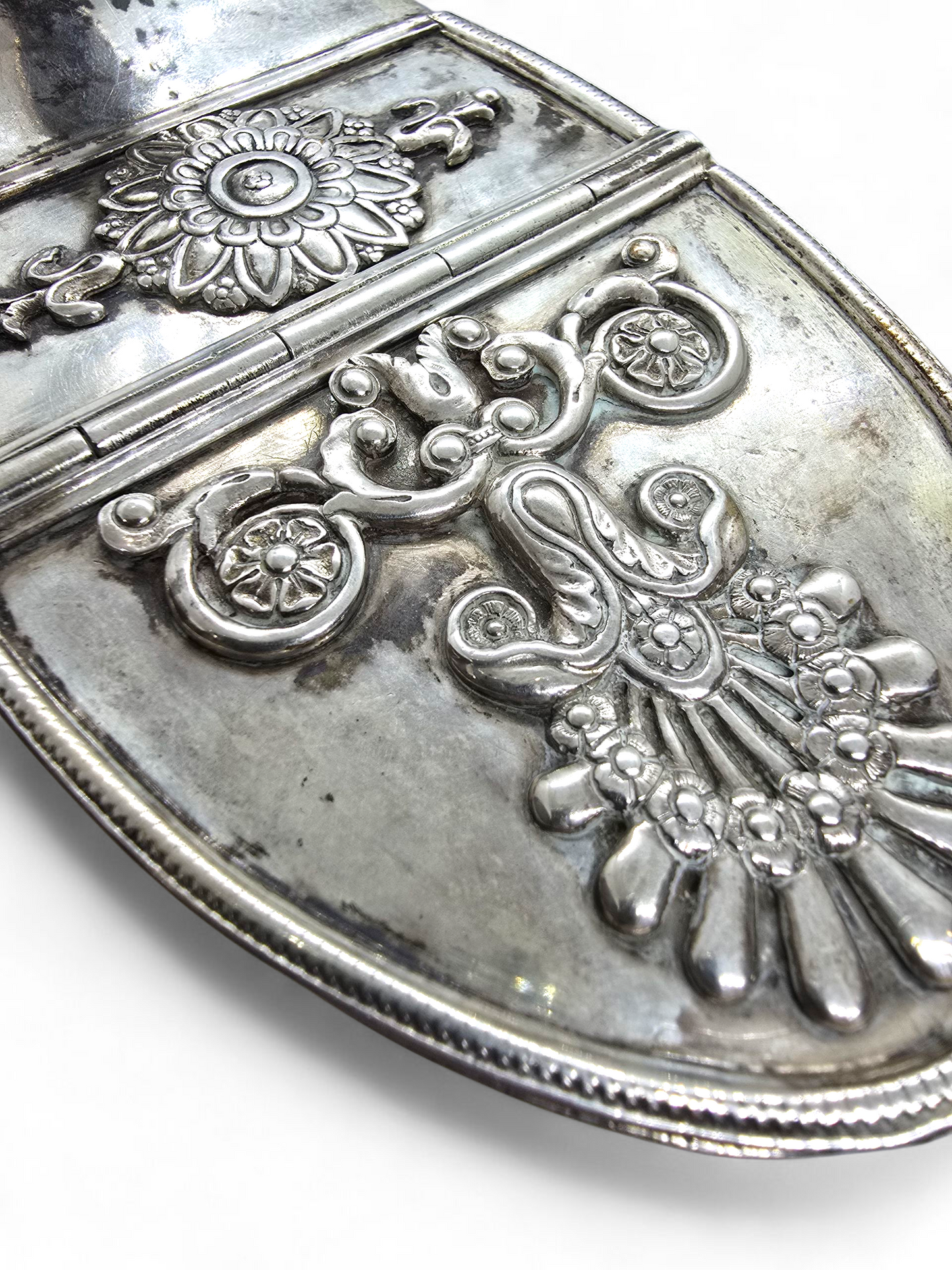 ANTIGUA NAVETA DE PLATA DEL SIGLO XIX FABRICADA EN SEVILLA