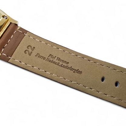 Reloj Delma Klondike Tonneau Cronógrafo Suizo con Fase Lunar Edición Limitada en Oro de 18 Kt