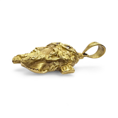 Colgante Cristo en Oro Amarillo de 18 Quilates con 3 Diamantes Naturales