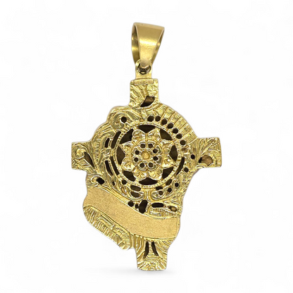 Colgante Cristo en Oro Amarillo de 18 Quilates con 3 Diamantes Naturales