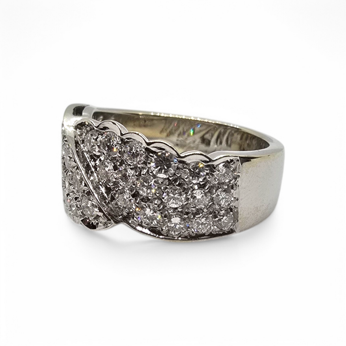 Sortija de Oro Blanco 18K con 17 Diamantes Naturales