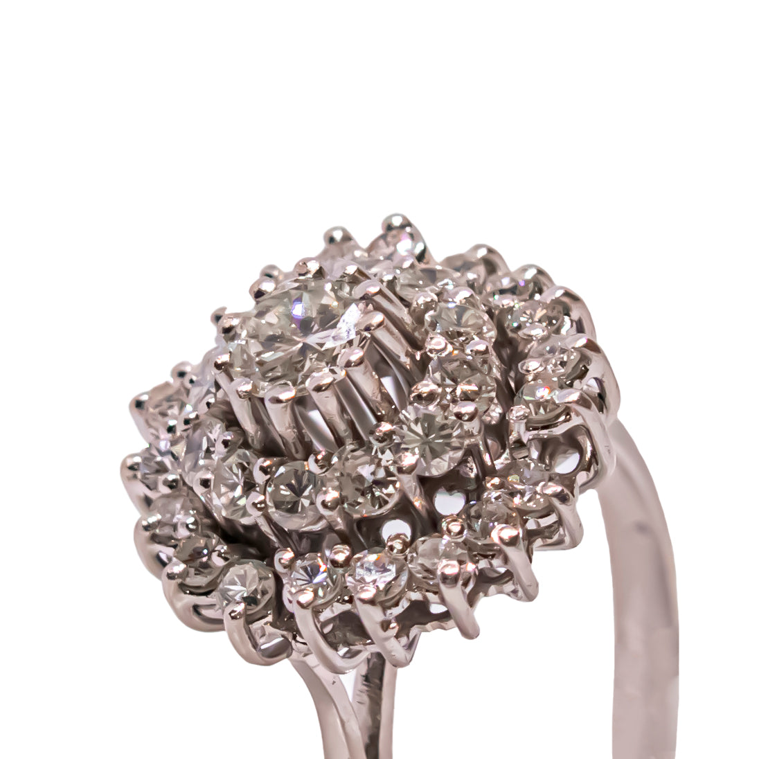 Sortija oro blanco 18 quilates y diamantes.