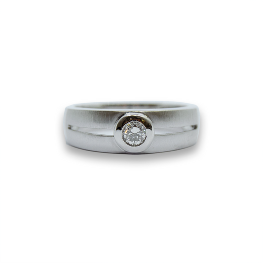 Anillo de oro blanco de 18k en dos tonos y diamante