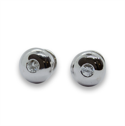 Pendientes en oro blanco de 18 quilates y diamantes.