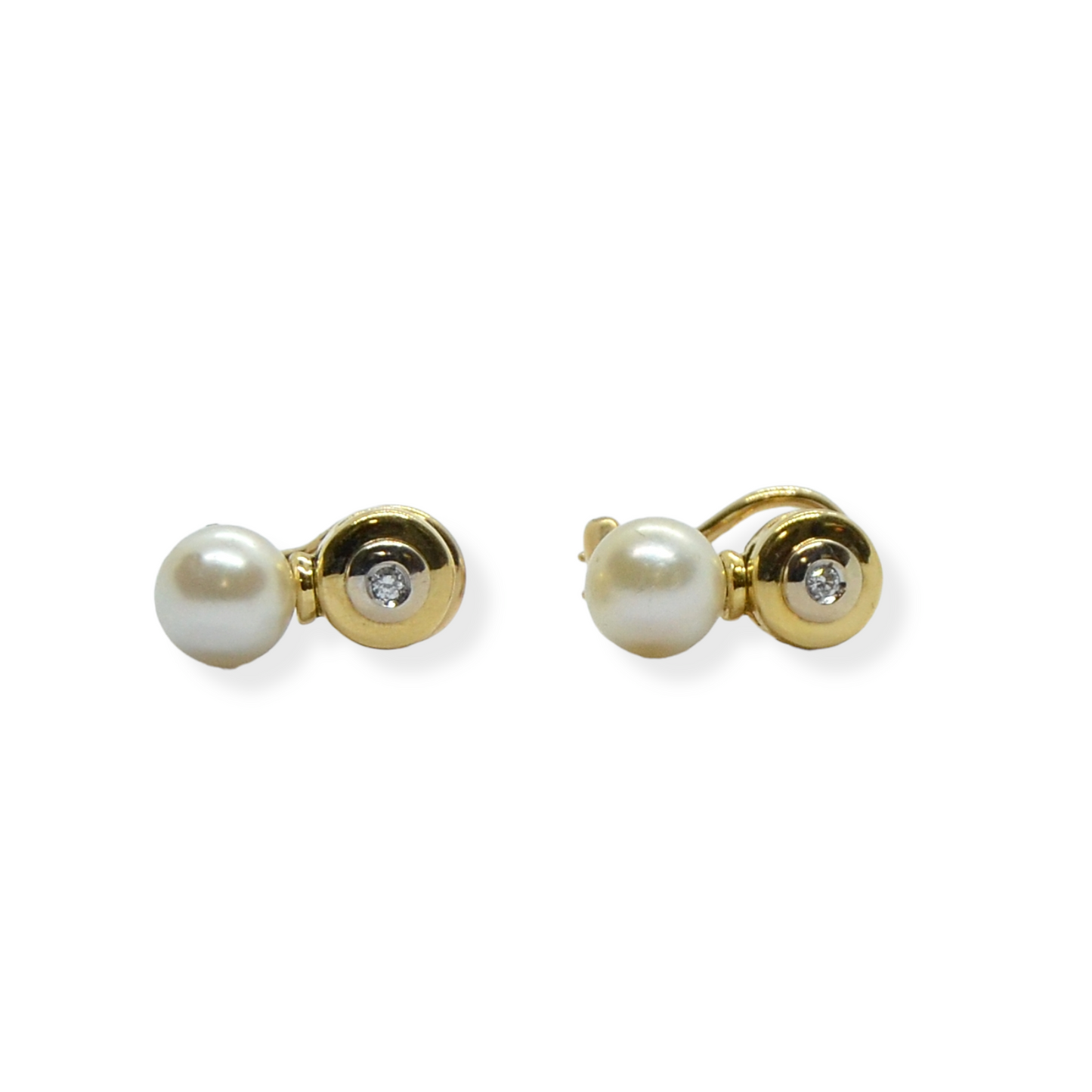 Pendientes en oro amarillo de 18k, perlas y diamantes.