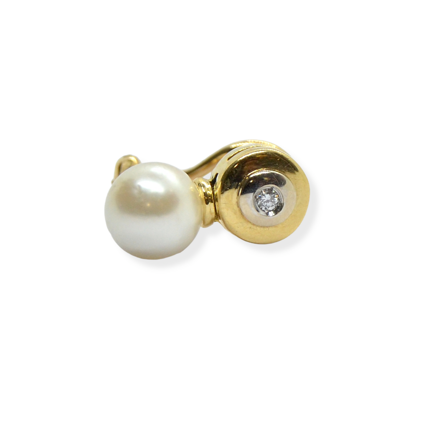 Pendientes en oro amarillo de 18k, perlas y diamantes.