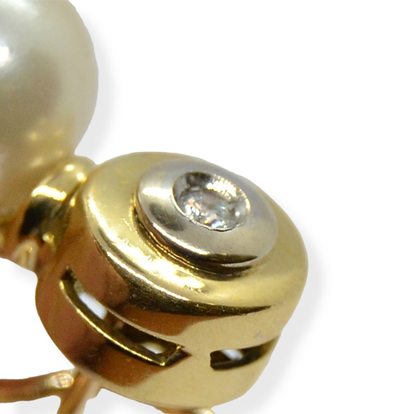 Pendientes en oro amarillo de 18k, perlas y diamantes.