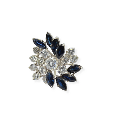 Juego de sortija y pendientes en oro blanco 18k, zafiros y diamantes.