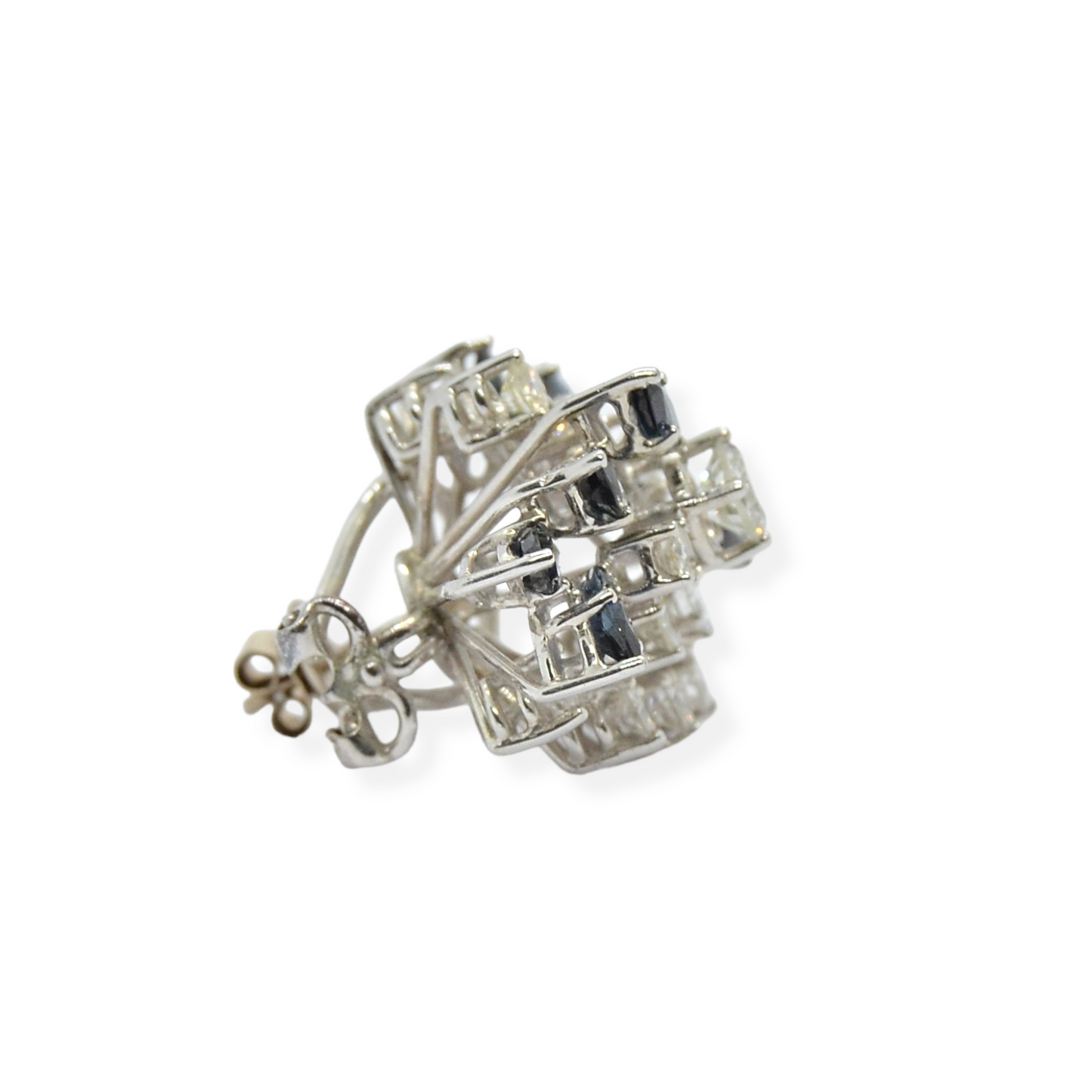 Juego de sortija y pendientes en oro blanco 18k, zafiros y diamantes.