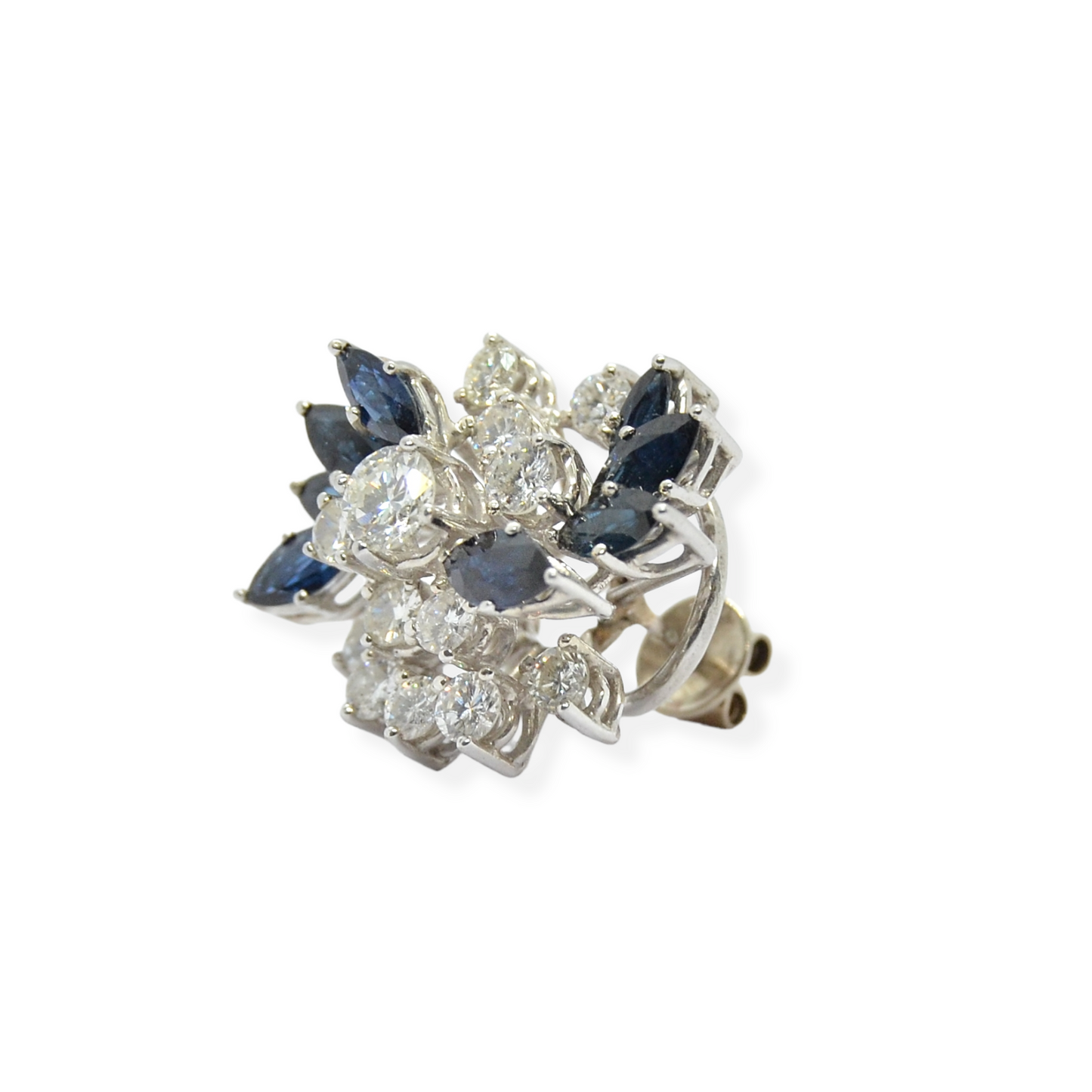 Juego de sortija y pendientes en oro blanco 18k, zafiros y diamantes.