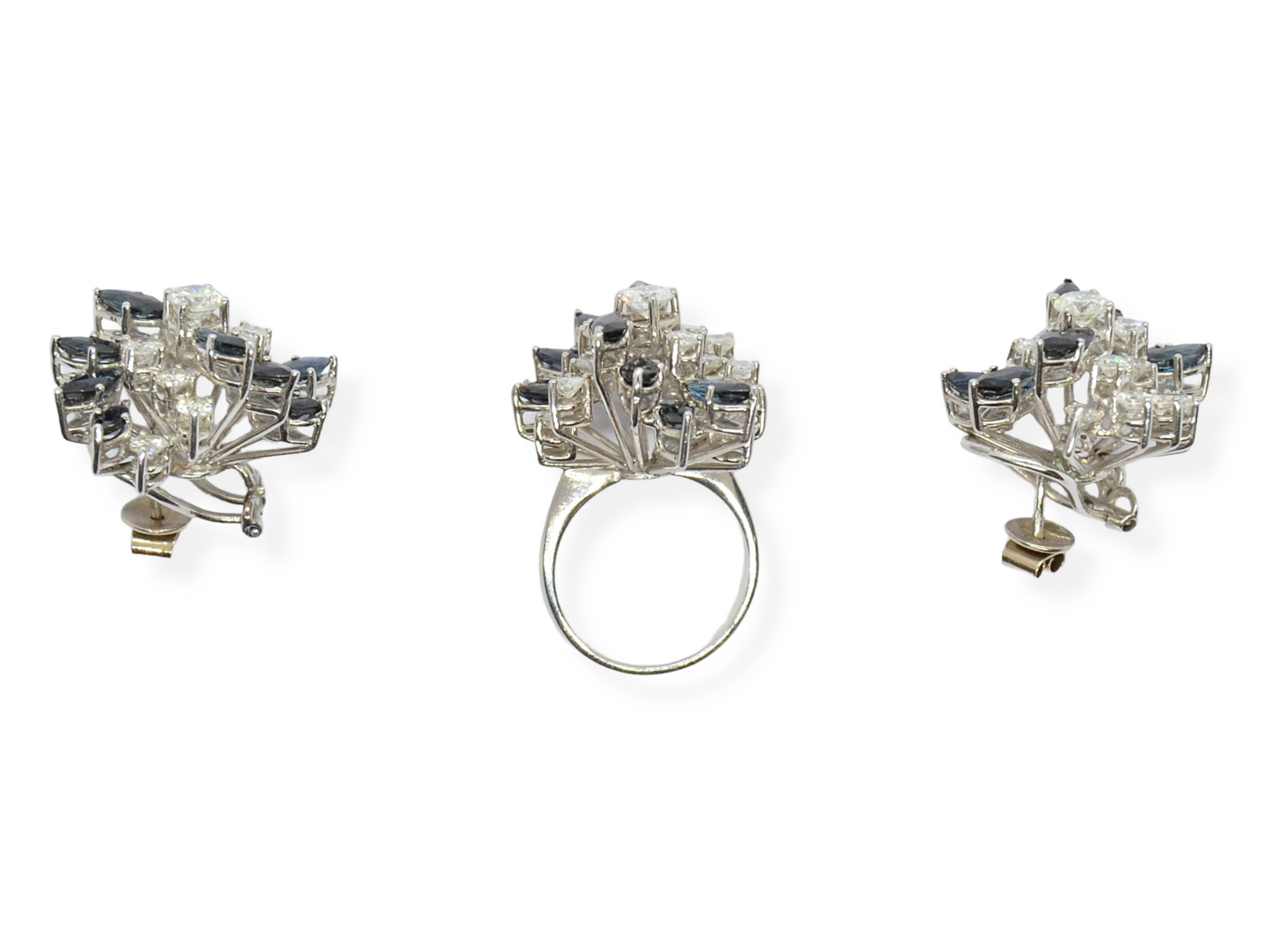 Juego de sortija y pendientes en oro blanco 18k, zafiros y diamantes.